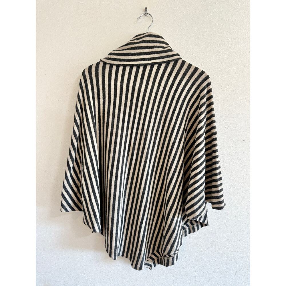 Capote Soft Striped Turtleneck Poncho size M/L - Picture 10 of 10